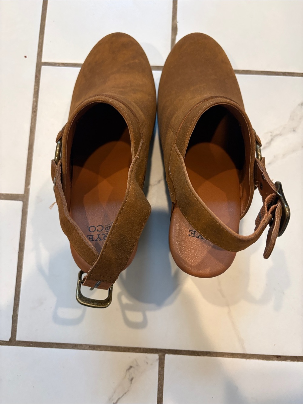 Cute! FRYE AND CO. Iselle Brown Studded Slingback Clog Heels - NWT, women size 6 - Picture 3 of 8